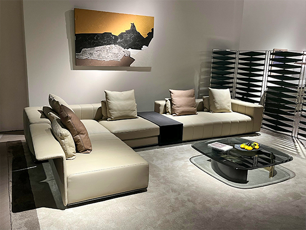 羽绒布艺沙发与真皮沙发有什么区别？